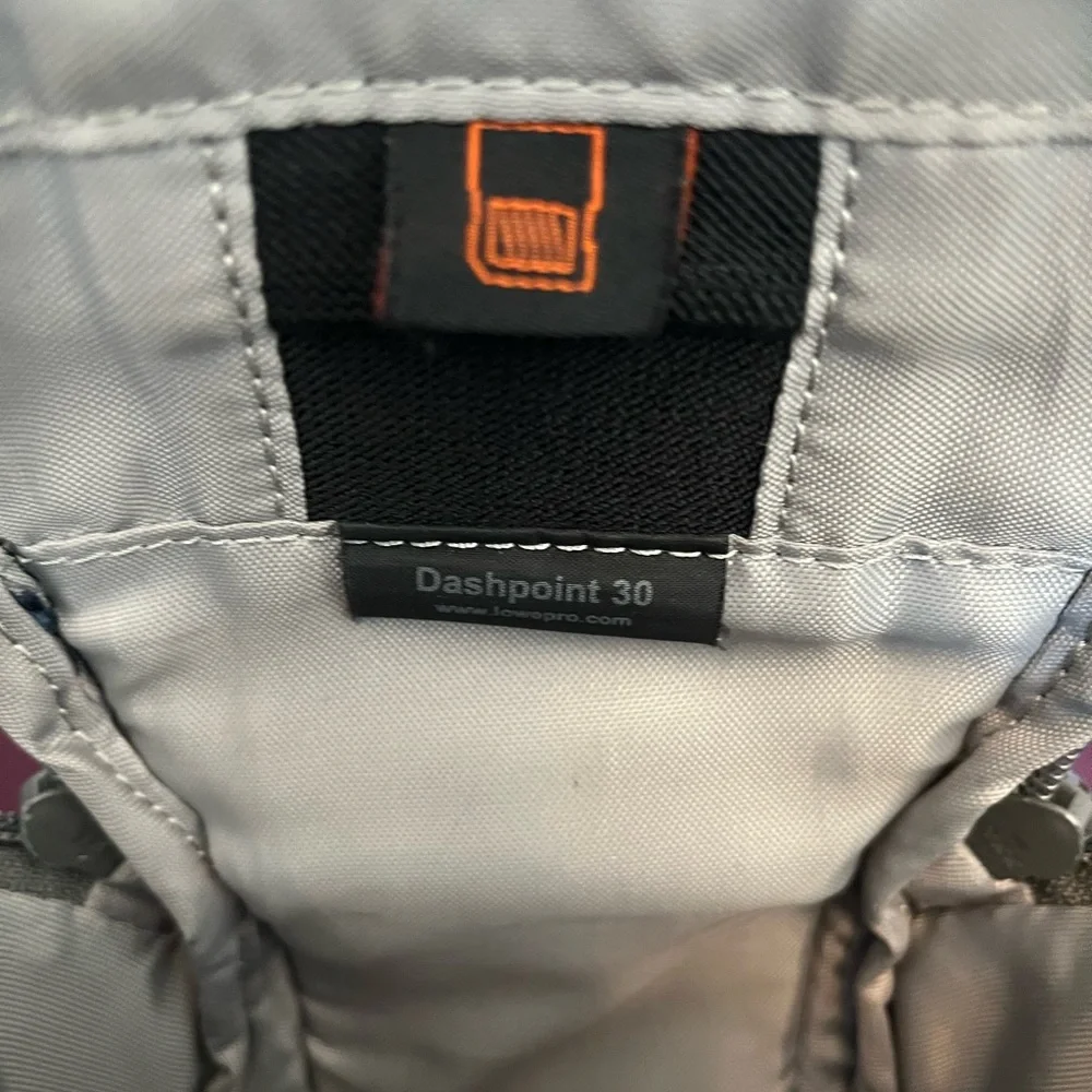 Lowepro camera case Dashpoint 30, Galaxy Blue